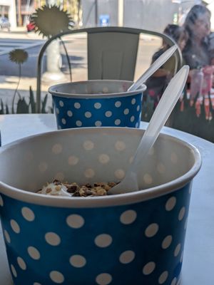 Toppings Yogurt by null