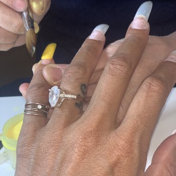 Bedazzled Nails and Spa - Cindy working her magic - Waxing Near Me - Chicago, Illinois