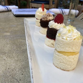 It's All About The Cake - Wedding cake tasting - Bakeries Near Me - Dana Point, California It's All About The Cake - Wedding cake tasting - Bakeries Near Me - Dana Point, California