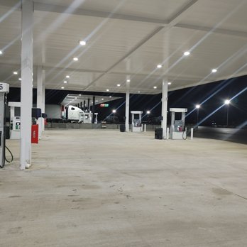 Main Street Market - a gas station at night - Gas Stations Near Me - Abbott, Texas Main Street Market - a gas station at night - Gas Stations Near Me - Abbott, Texas