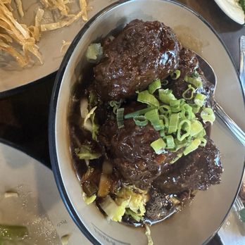 Dim Sum Mania - Lion's Head (Asian style meatball) - Dim Sum Near Me