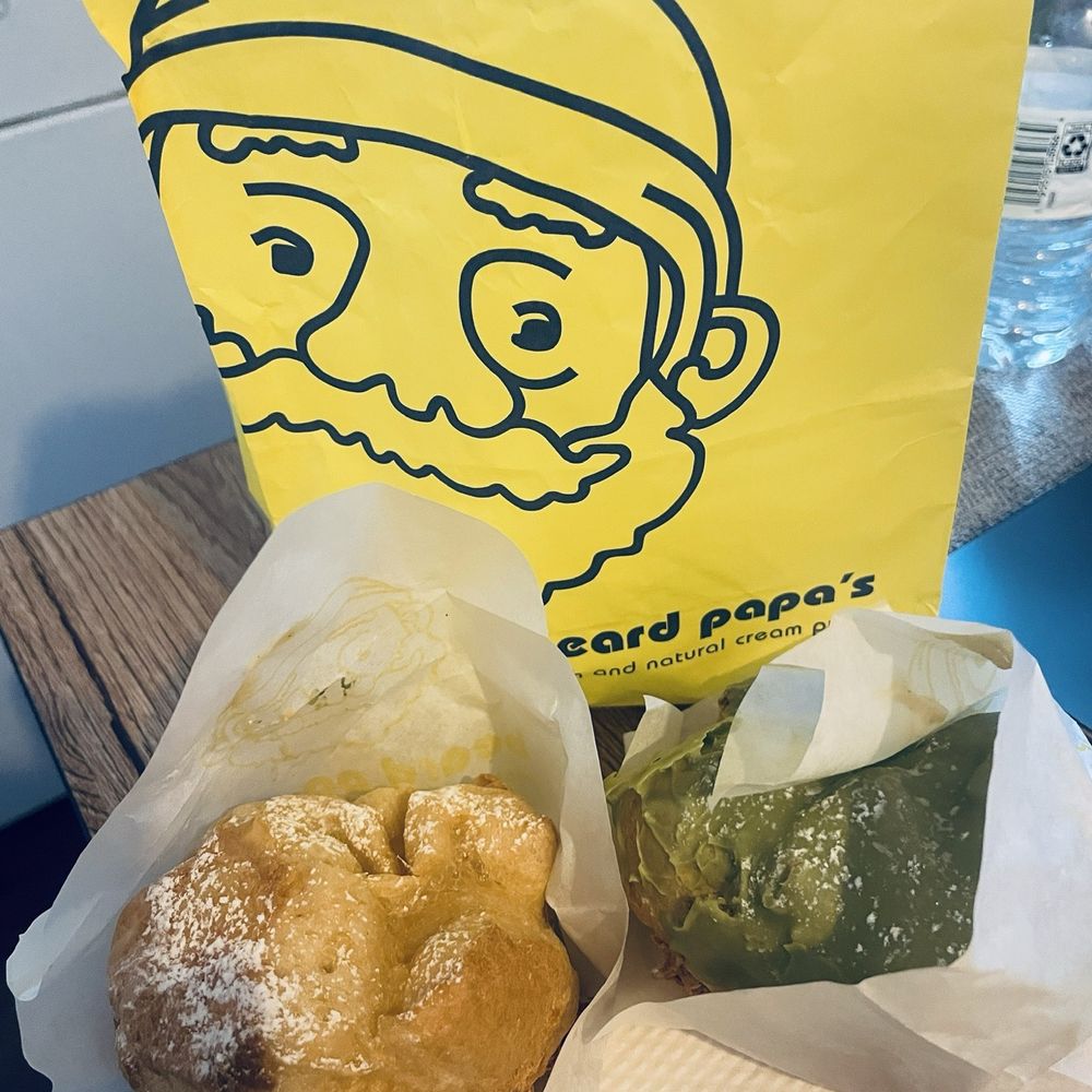 Beard Papa's - Desserts Near Me - Flushing, New York