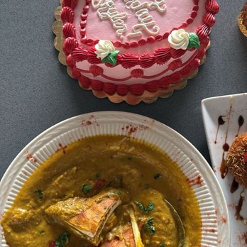 Khaao Macha - Paneer Pasanda, cake we brought from home - Indian Near Me - Akron, Ohio