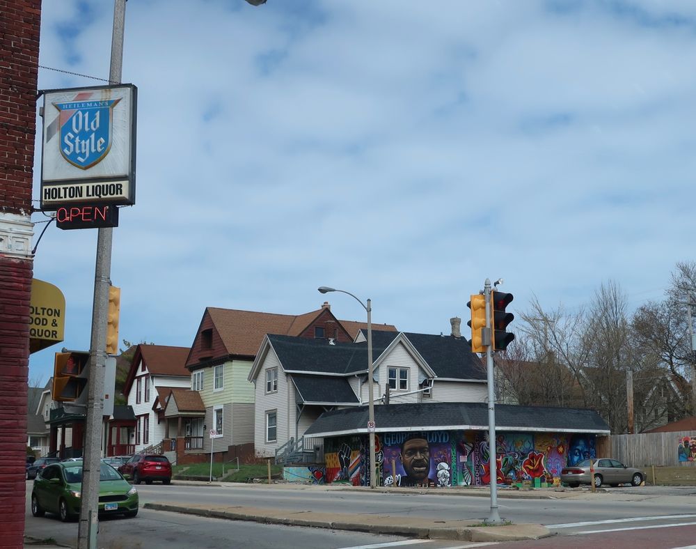 HOLTON LIQUOR 2305 N Holton St, Milwaukee, Wisconsin Beer, Wine