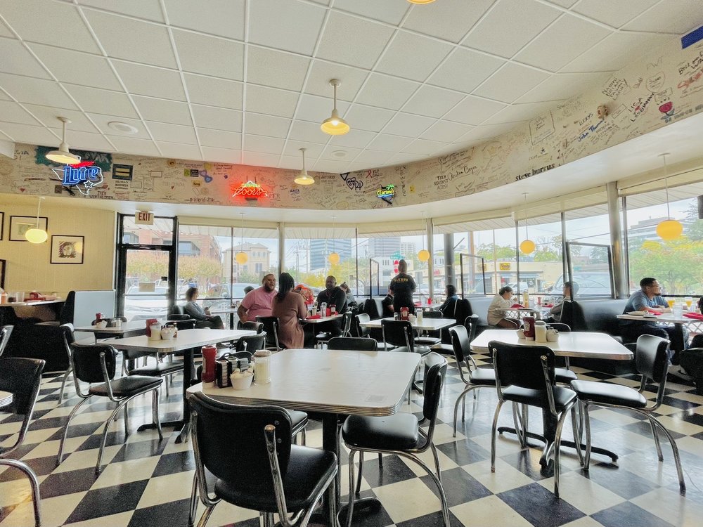 Luckys Cafe