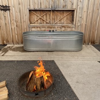 Crane Hot Springs - Resorts Near Me - Burns, Oregon