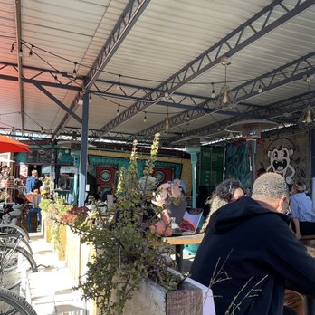 Spoke - Seating Area - Breakfast & Brunch Near Me - Los Angeles, California
