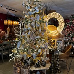Timberline In the Glen - Gorgeous tree of lights, with spectacular LED twinkling wreaths for sale