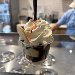 Dewey's Bakery