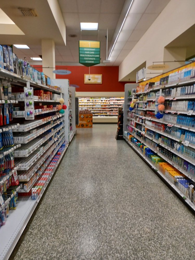 PUBLIX SUPER MARKETS Updated October 2024 27 Photos & 35 Reviews