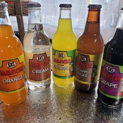 Desia's Spicy Bites - G&G sodas