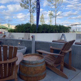 Pinstripes - Outside patio which is convenient to park. - New American Near Me - Norwalk, Connecticut Pinstripes - Outside patio which is convenient to park. - New American Near Me - Norwalk, Connecticut