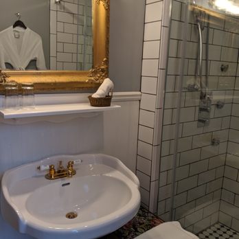 Rosemont Inn - Solitude Bathroom - Bed & Breakfast Near Me - Utica, New York Rosemont Inn - Solitude Bathroom - Bed & Breakfast Near Me - Utica, New York