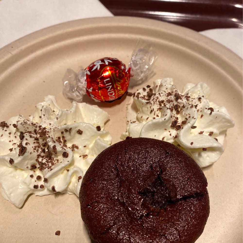 Boutique Lindt - Chocolate lava cake - Chocolatiers & Shops Near Me - Paris, 75