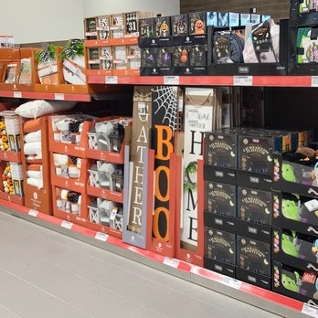 ALDI - a large selection of halloween decorations - Grocery Near Me - Shirley, New York