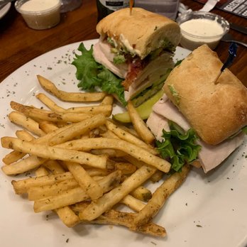 Crossing Grill & Bar - Chicken Wings Near Me - Yuma, Arizona