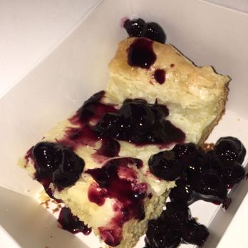 Recess - Patty cake sugar cream cake with blueberry sauce - Food Trucks Near Me - Tillamook, Oregon