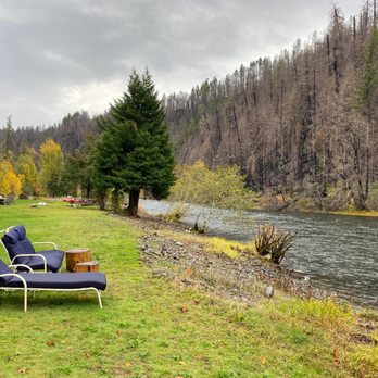 Eagle Rock Lodge - Perfect place to relax - Bed & Breakfast Near Me - Vida, Oregon