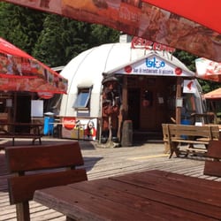 IGLOO bar & restaurant & pizzeria - V létě