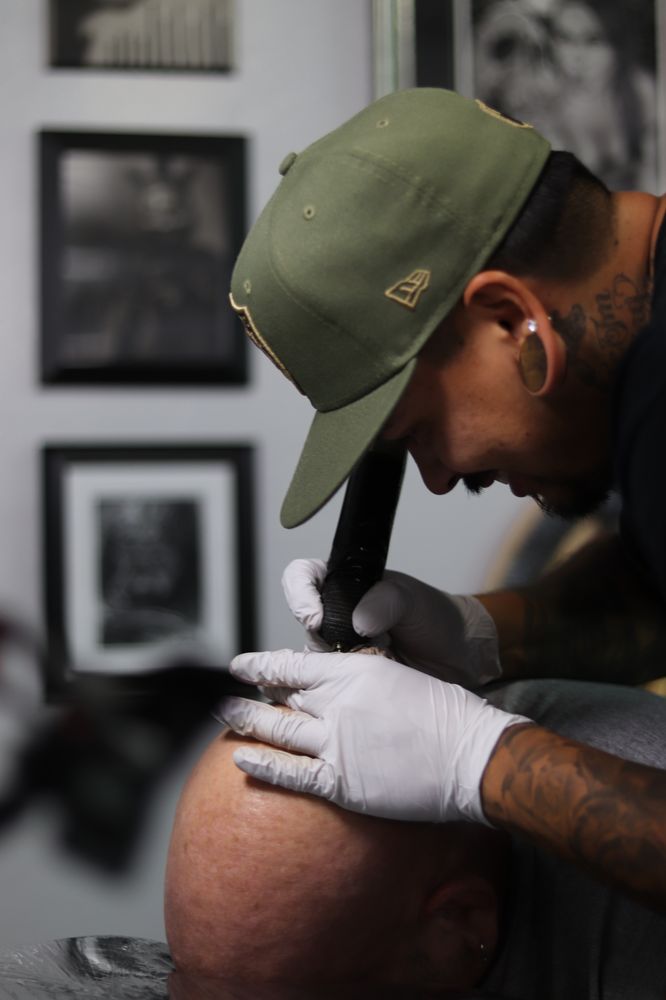 Roots Tattoo Studio Logo