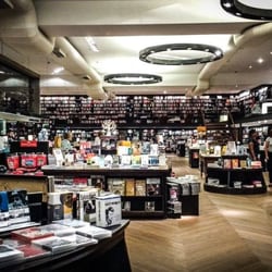 Livraria da Travessa - AMAR. AMAR. AMAR.
