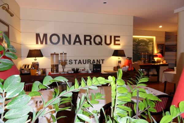 LOGIS HOTEL RESTAURANT LE MONARQUE by null