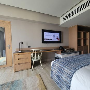 Renaissance Cancun Resort & Marina - Very nice space for one My brother liked his bathroom - Hotels Near Me - Cancún, ROO