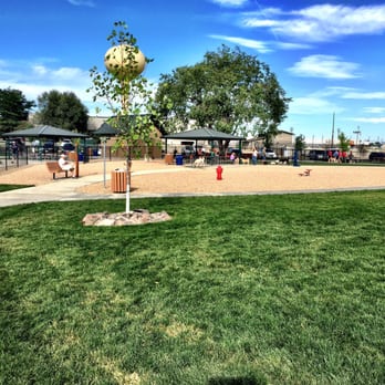 Storey Bark Park - Covered picnic tables give shade - Dog Parks Near Me - Meridian, Idaho Storey Bark Park - Covered picnic tables give shade - Dog Parks Near Me - Meridian, Idaho