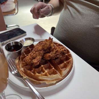 The Peach - Chicken & Waffles - Breakfast & Brunch Near Me - Oakland, California