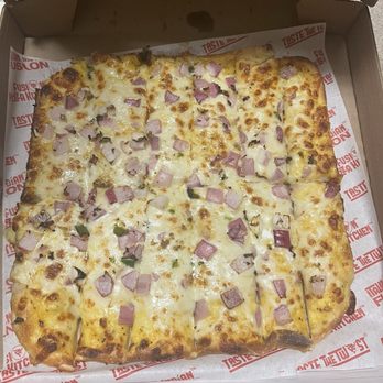 Pizza Twist - Butter Chicken Pizzatwist - Pizza Near Me - Rialto, California Pizza Twist - Butter Chicken Pizzatwist - Pizza Near Me - Rialto, California