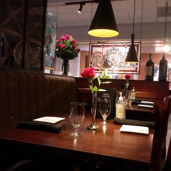 Vienna Wine Bar - Dining room - Wine Bars Near Me - Davie, Florida Vienna Wine Bar - Dining room - Wine Bars Near Me - Davie, Florida