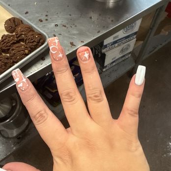 K Nails and Spa - Nails easily cracked and caused heavy bleeding and damage to her nails - Nail Salons Near Me - Vista, California K Nails and Spa - Nails easily cracked and caused heavy bleeding and damage to her nails - Nail Salons Near Me - Vista, California