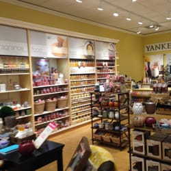 Yankee Candle - Natick Yankee Candle -- Natick Mall : 1245 Worcester Street / Route 9, Natick Interior