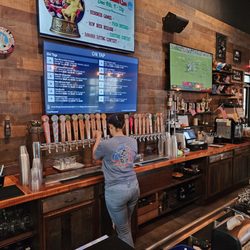 Hop Life Brewing Company - Taps