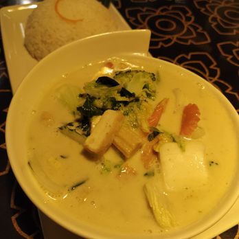 ThairoomGrand - Green curry with vegetables - Thai Near Me - Toronto, Ontario ThairoomGrand - Green curry with vegetables - Thai Near Me - Toronto, Ontario