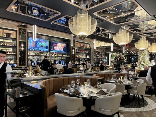 H&W Steakhouse by null