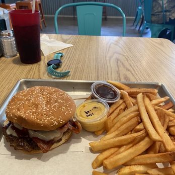 Dotty's - a burger and fries on a tray - Burgers Near Me - Etna, California