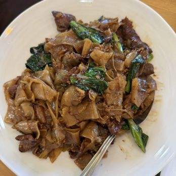 Chiang Rai - Pad See Ew - Thai Near Me - Long Beach, California