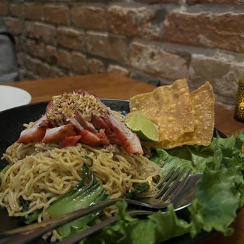 Lom Wong - BAMEE HAENG MU DANG - Thai Near Me - Phoenix, Arizona Lom Wong - BAMEE HAENG MU DANG - Thai Near Me - Phoenix, Arizona