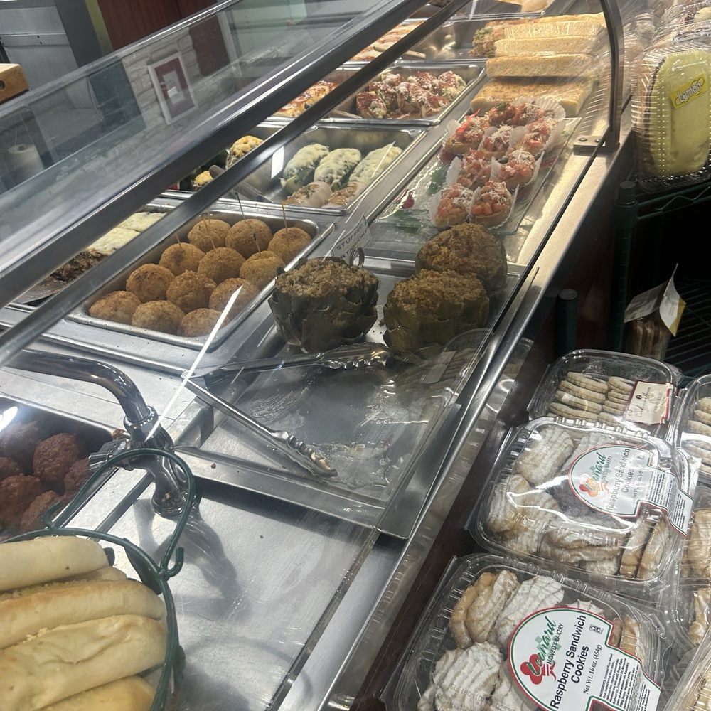 Bertucelli's La Villa - Hot case - Sandwiches Near Me - San Jose, California