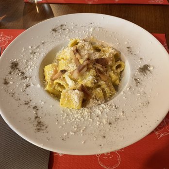 Berzitello - Mezze maniche alla carbonara - Italian Near Me - Rome, RM