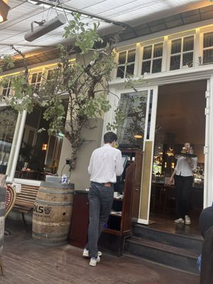 Café Luxembourg by null
