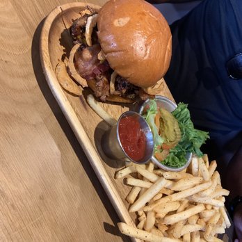 Sidecar Social - Triple B Burger - Sports Bars Near Me - Addison, Texas