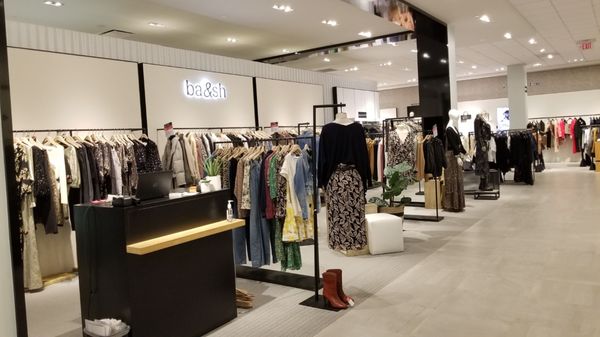 Bloomingdale's by null