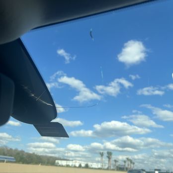 DM Prime - cracked windshield. - Car Rental Near Me - Orlando, Florida DM Prime - cracked windshield. - Car Rental Near Me - Orlando, Florida