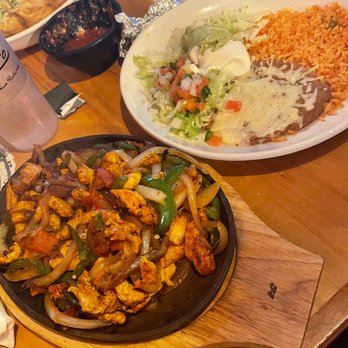 El Toro Bravo - Chicken Fajitas - Mexican Near Me - Indianapolis, Indiana El Toro Bravo - Chicken Fajitas - Mexican Near Me - Indianapolis, Indiana