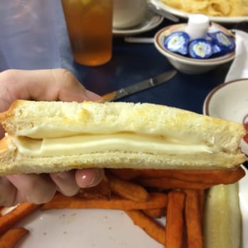 Hometown Kitchen - Grilled cheese - Breakfast & Brunch Near Me - Quarryville, Pennsylvania