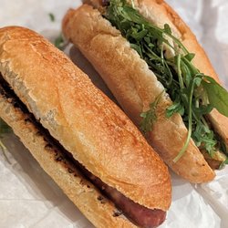 The Blu Cow - Swiss Hot Dog and El Chupacabra | Instagram: @telephonesmoothie