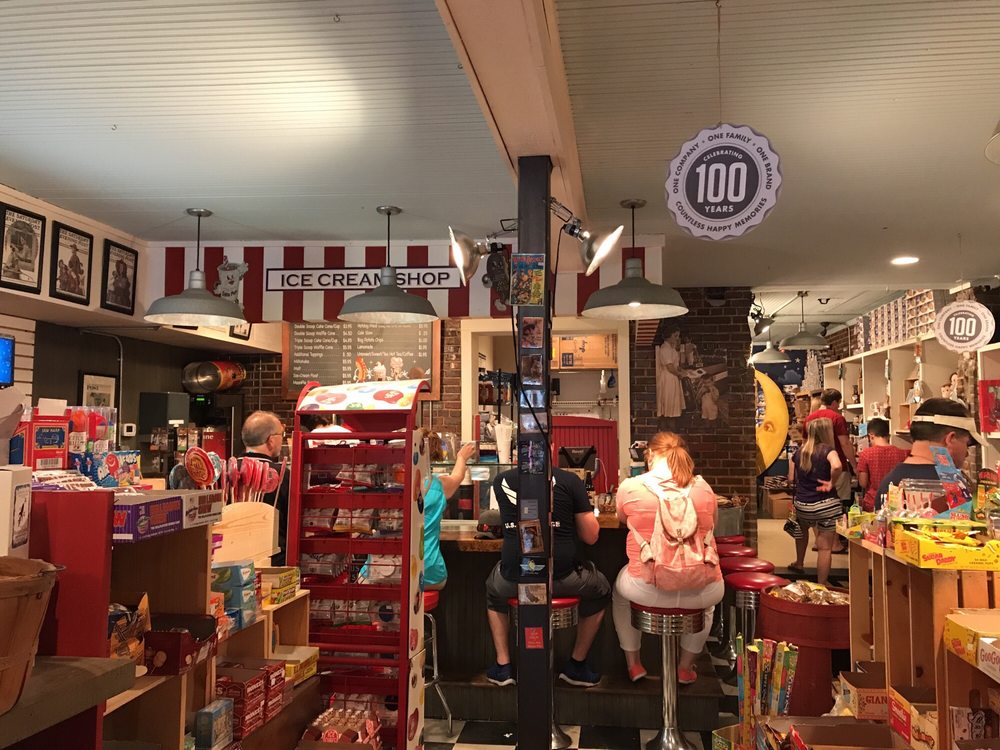 MOON PIE GENERAL STORE CLOSED 33 Photos & 40 Reviews 48 N Market