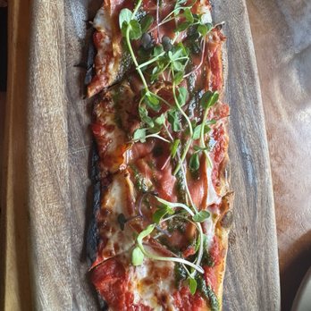 The Tasting Room - Flat bread pizza - Wine Bars Near Me - Koloa, Hawaii
